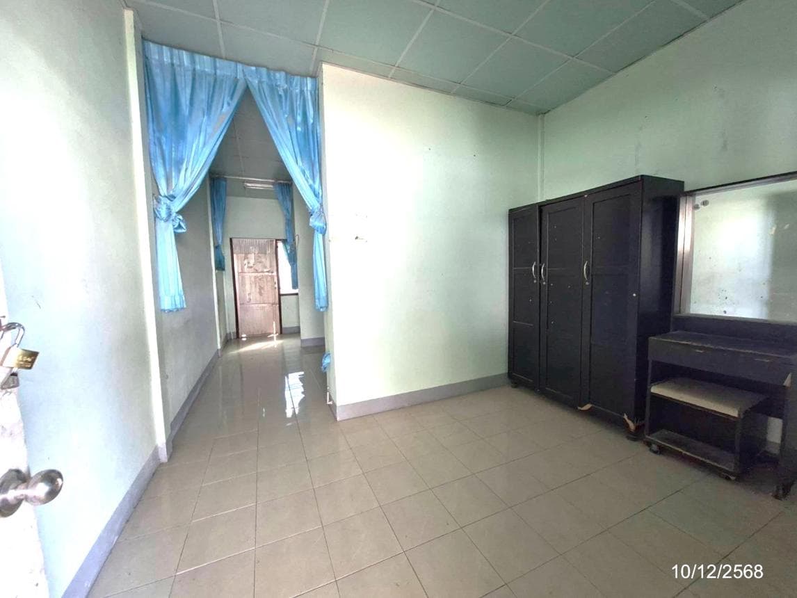 ขายบ้านเดี่ยว เมืองสกลนคร ทำเลธาตุเชิงชุม 8 ห้องนอน 8 ห้องน้ำ พื้นที่ใช้สอย 224 ตร.ม. เหมาะสำหรับครอบครัวใหญ่หรือการลงทุน