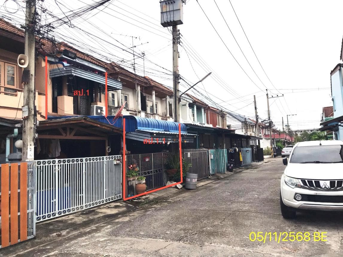 ทาวน์เฮ้าส์ บ้านดุลิยานนท์ ท่าทราย เมืองนนทบุรี 2 ห้องนอน 104 ตร.ม. ทำเลดีใกล้ถนนรัตนาธิเบศร์และแหล่งชุมชน