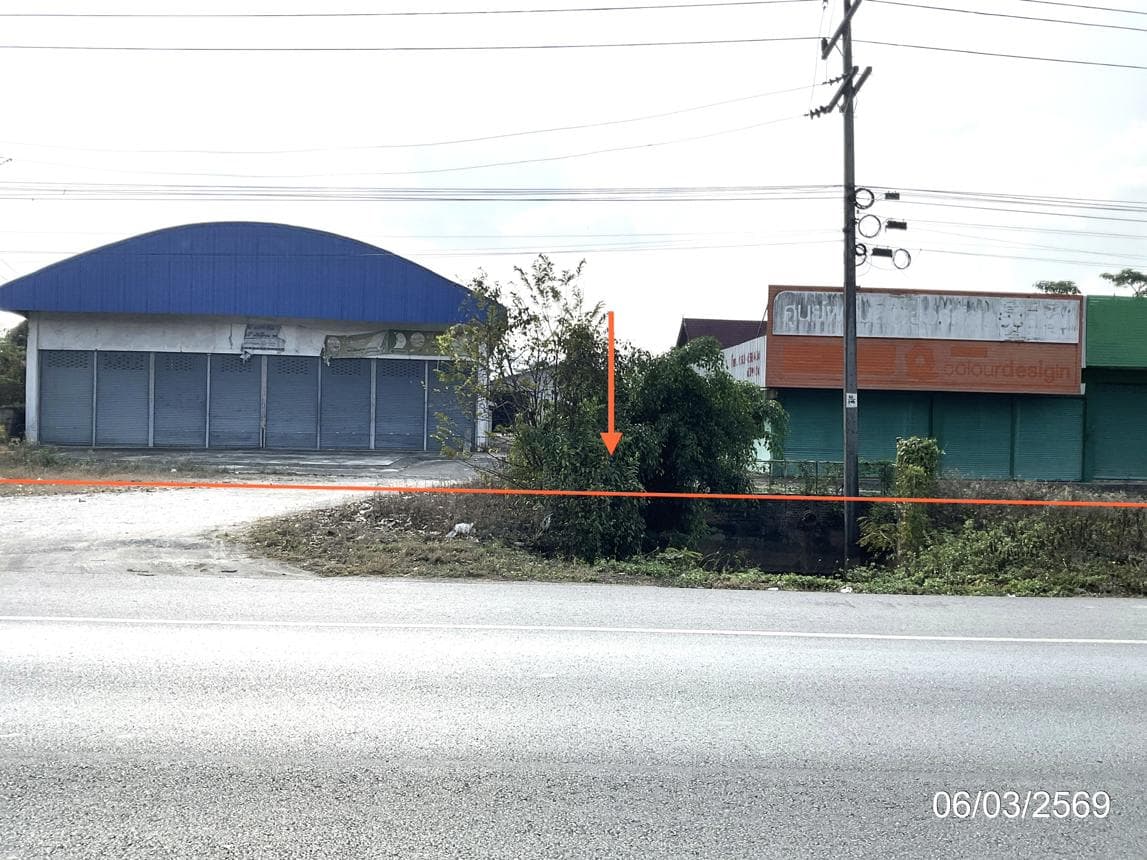 โกดัง แม่เย็น พาน เชียงราย พื้นที่ใช้สอย 720 ตร.ม. บนที่ดินขนาดใหญ่ 52 ไร่ ทำเลศักยภาพติดถนนพหลโยธิน เชื่อมต่อการขนส่งภาคเหนือ ราคาพิเศษ 28.2 ล้าน