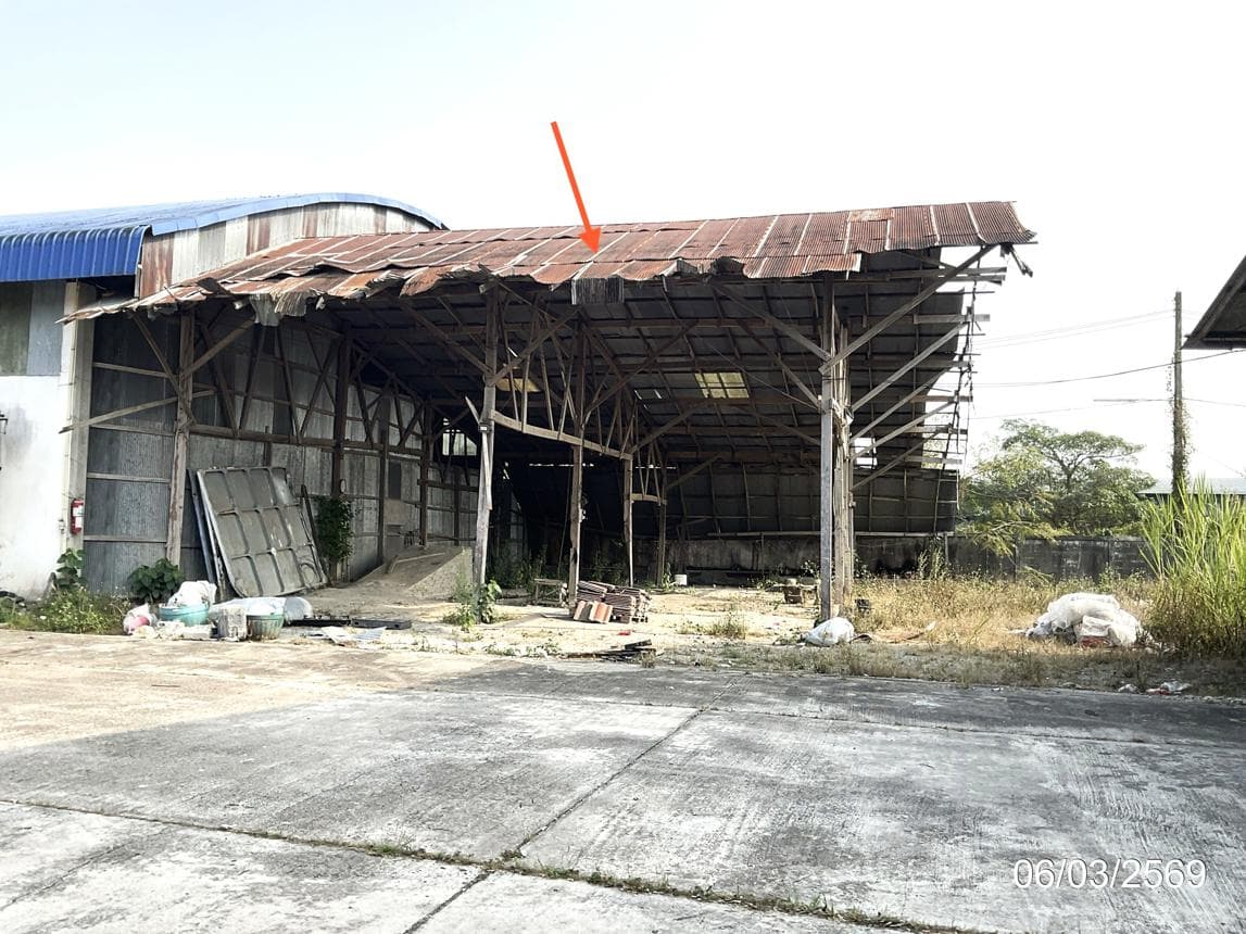 โกดัง แม่เย็น พาน เชียงราย พื้นที่ใช้สอย 720 ตร.ม. บนที่ดินขนาดใหญ่ 52 ไร่ ทำเลศักยภาพติดถนนพหลโยธิน เชื่อมต่อการขนส่งภาคเหนือ ราคาพิเศษ 28.2 ล้าน
