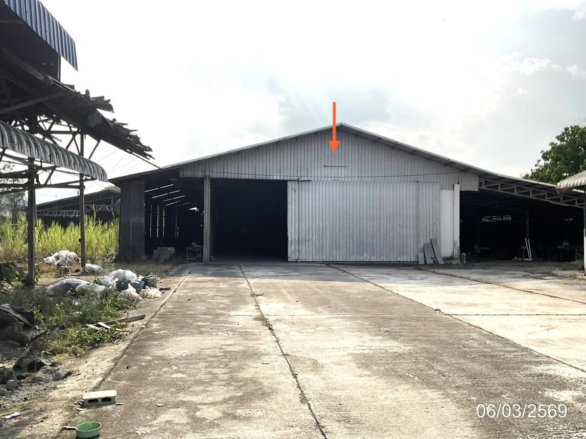 โกดัง แม่เย็น พาน เชียงราย พื้นที่ใช้สอย 720 ตร.ม. บนที่ดินขนาดใหญ่ 52 ไร่ ทำเลศักยภาพติดถนนพหลโยธิน เชื่อมต่อการขนส่งภาคเหนือ ราคาพิเศษ 28.2 ล้าน