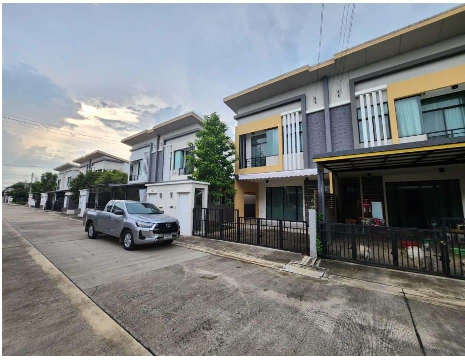 ทาวน์เฮ้าส์ เดอะทรัสต์ ราชพฤกษ์-รัตนาธิเบศร์ ปากเกร็ด-นนทบุรี