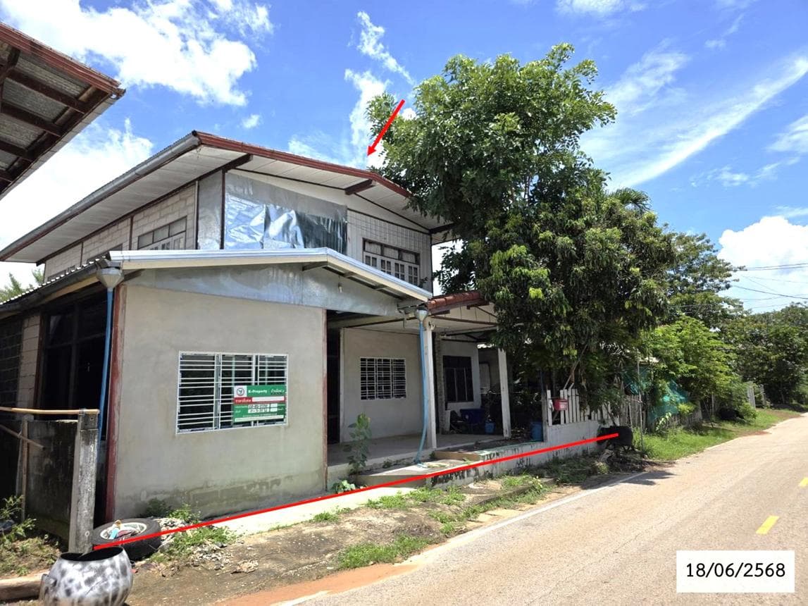 ขายบ้านเดี่ยว วาริชภูมิ สกลนคร ทำเลหนองลาด เนื้อที่ 31 ตร.ว. พื้นที่ใช้สอย 318 ตร.ม. 1 ห้องนอน 1 ห้องน้ำ สภาพดี พร้อมอยู่