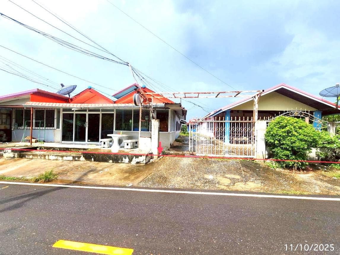 บ้านเดี่ยว สระนกแก้ว โพนทอง ร้อยเอ็ด 2 ห้องนอน 1 ห้องน้ำ บนเนื้อที่กว้าง 96.3 ตร.ว. พื้นที่ใช้สอย 162 ตร.ม.