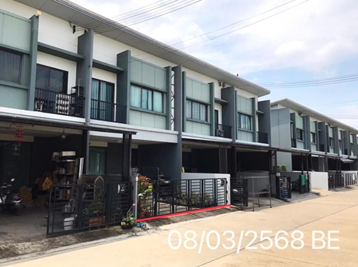 ขายทาวน์โฮม สิริเพลส ติวานนท์ (Siri Place Tiwanon) บ้านใหม่ ปากเกร็ด นนทบุรี พื้นที่ 21.4 ตร.ว. 3 ห้องนอน 3 ห้องน้ำ ทำเลดี ราคา 3.2 ล้าน