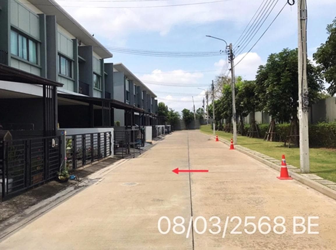 ขายทาวน์โฮม สิริเพลส ติวานนท์ (Siri Place Tiwanon) บ้านใหม่ ปากเกร็ด นนทบุรี พื้นที่ 21.4 ตร.ว. 3 ห้องนอน 3 ห้องน้ำ ทำเลดี ราคา 3.2 ล้าน