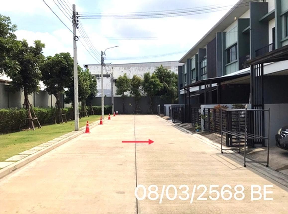 ขายทาวน์โฮม สิริเพลส ติวานนท์ (Siri Place Tiwanon) บ้านใหม่ ปากเกร็ด นนทบุรี พื้นที่ 21.4 ตร.ว. 3 ห้องนอน 3 ห้องน้ำ ทำเลดี ราคา 3.2 ล้าน
