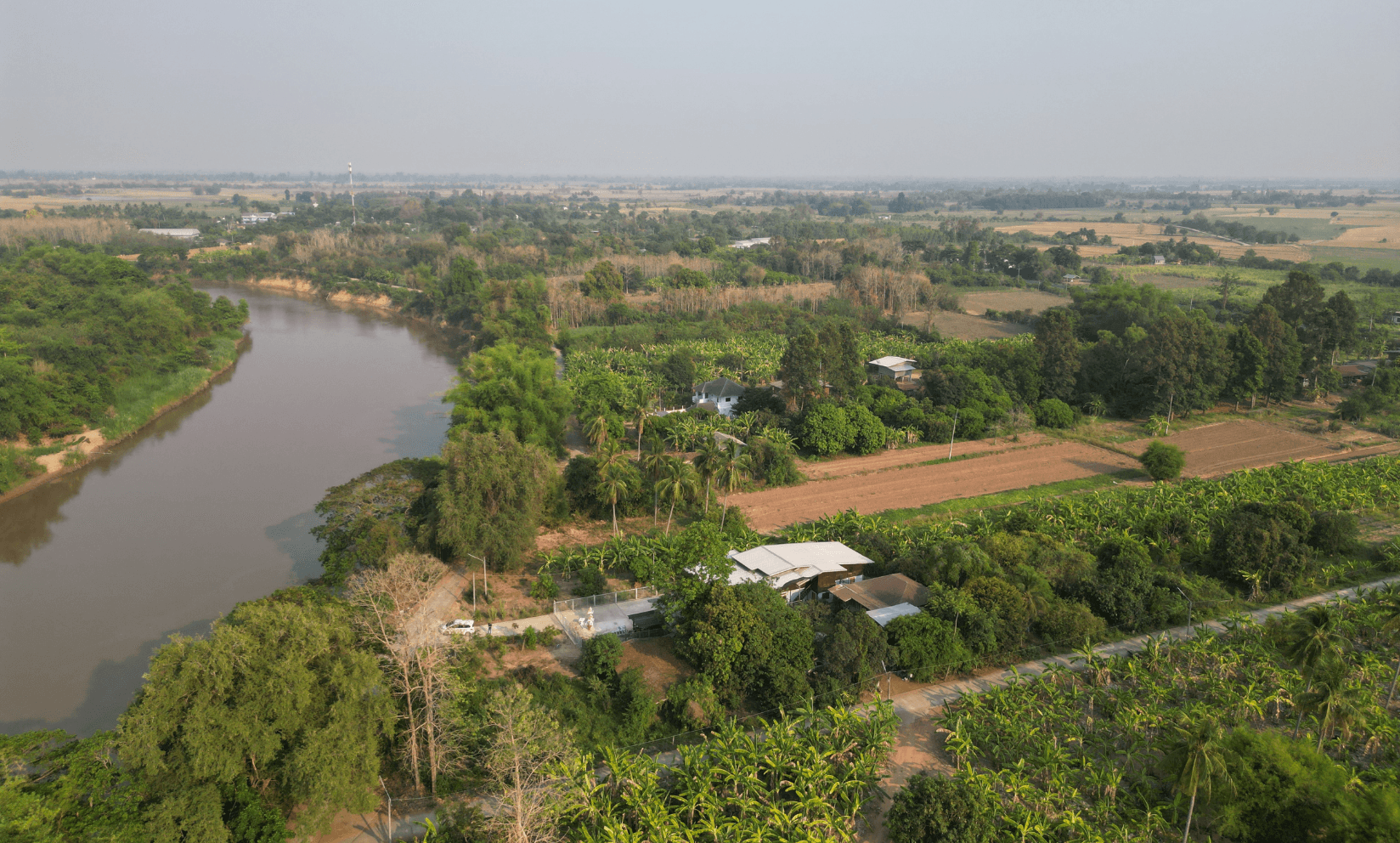 ที่ดินติดแม่น้ำน่าน 2 ไร่กว่า บรรยากาศธรรมชาติ เหมาะสร้างบ้านสวน