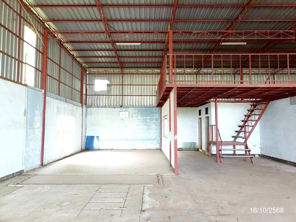 ขายบ้านเดี่ยวหลังใหญ่พิเศษ พื้นที่ใช้สอย 642.5 ตร.ม. ที่ดินกว้าง 92 ตร.ว. ทำเลดี บรรยากาศสงบร่มรื่นและเป็นส่วนตัว ย่านมะอึ ธวัชบุรี ร้อยเอ็ด