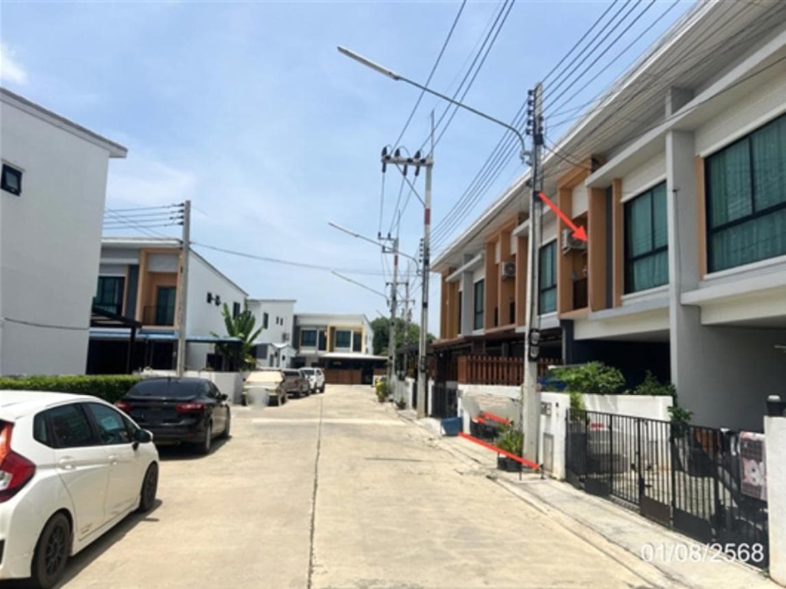 ทาวน์เฮ้าส์ มายกรีน แอด บางพระ เมืองฉะเชิงเทรา 2 ห้องนอน 3 ห้องน้ำ พื้นที่ 102.6 ตร.ม. ทำเลดีใกล้แหล่งชุมชน เดินทางสะดวก ราคาคุ้มค่าเพียง 1.8 ล้าน