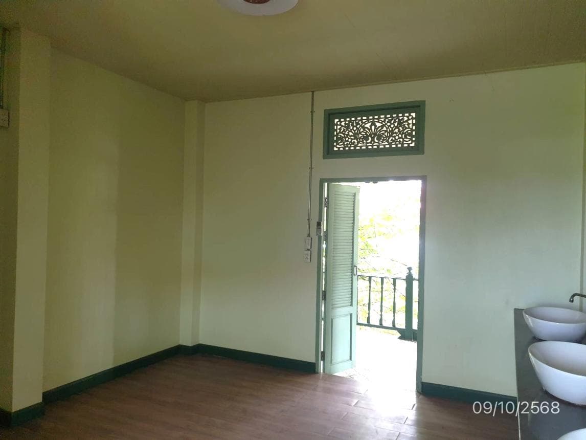 ขายบ้านเดี่ยว ชมพู เมืองลำปาง ลำปาง พื้นที่ 96 ตร.ว. พื้นที่ใช้สอย 397.7 ตร.ม. 6 ห้องนอน 8 ห้องน้ำ ครอบครัวใหญ่