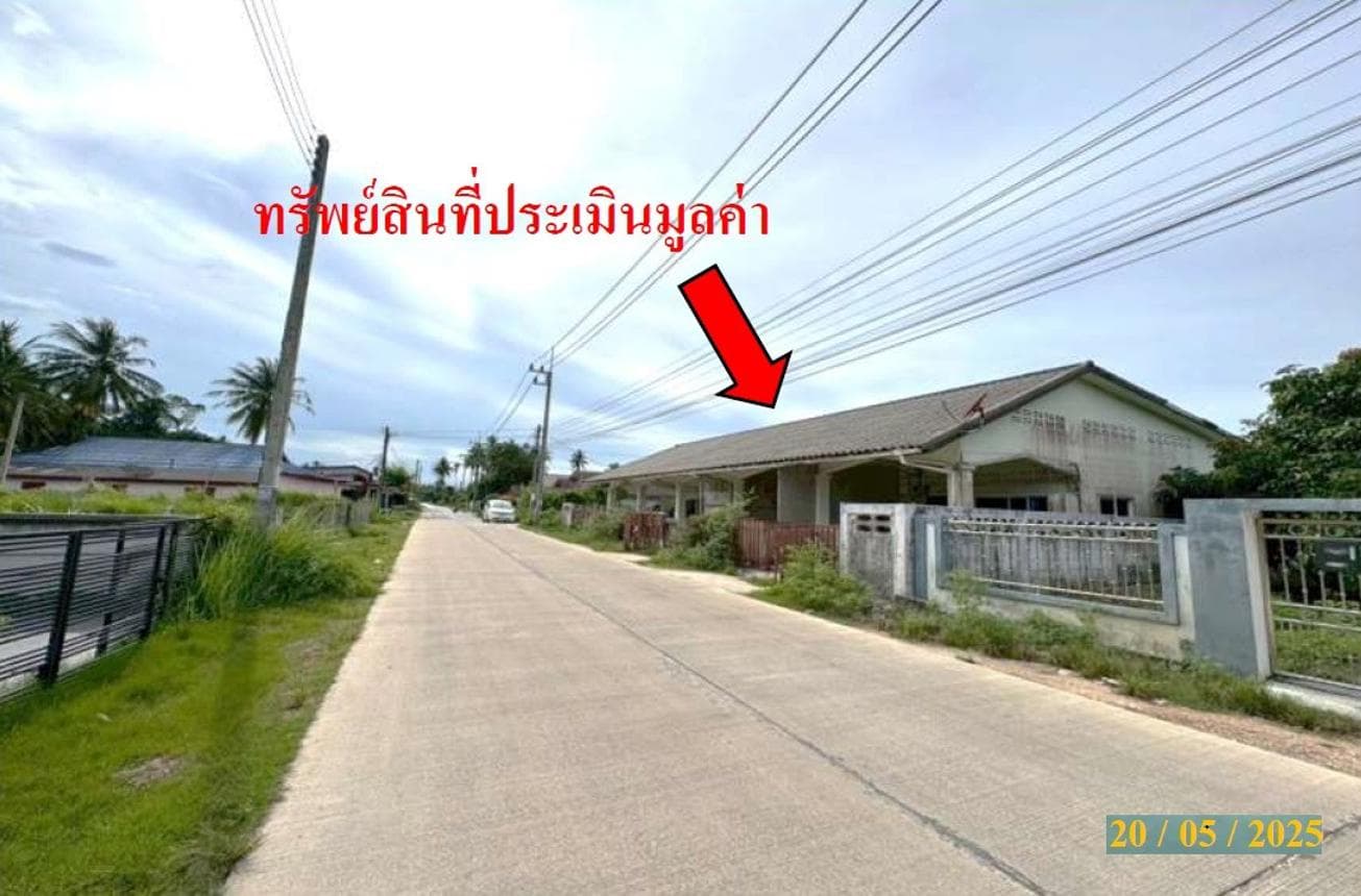 ขายอาคารพาณิชย์ เมืองนราธิวาส ทำเลลำภู พื้นที่ใช้สอย 439 ตร.ม. 10 ห้องนอน 5 ห้องน้ำ เหมาะทำหอพักหรืออาคารสำนักงานใจกลางเมือง