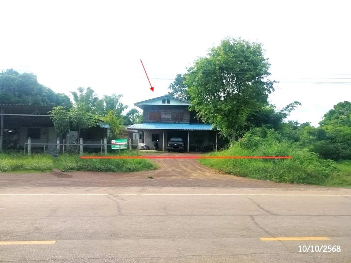 บ้านเดี่ยวหลังใหญ่ บ้านโพน โพนนาแก้ว สกลนคร 2 ห้องนอน 1 ห้องน้ำ พื้นที่ใช้สอย 264.25 ตร.ม. บนที่ดินกว้างขวาง 74 ตร.ว. ทำเลสงบ บรรยากาศส่วนตัว ราคาคุ้มค่าเพียง 1.43 ล้าน