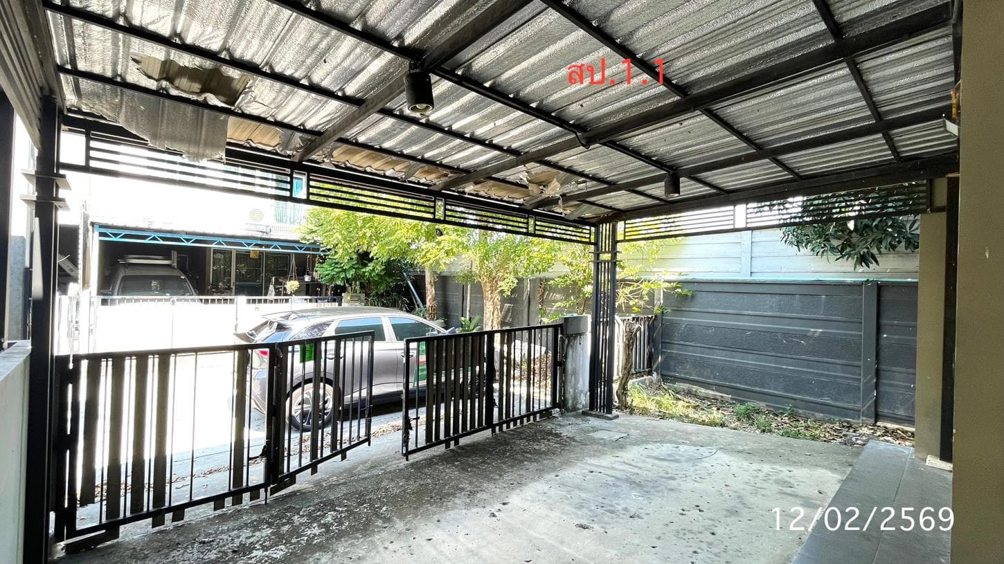 ขายทาวน์เฮ้าส์ บ้านพฤกษา รังสิต-คลอง 4 คลองหลวง ปทุมธานี ทำเลคลองสี่ เนื้อที่ 26 ตร.ว. พื้นที่ใช้สอย 118 ตร.ม. 3 ห้องนอน 2 ห้องน้ำ สภาพดี พร้อมอยู่