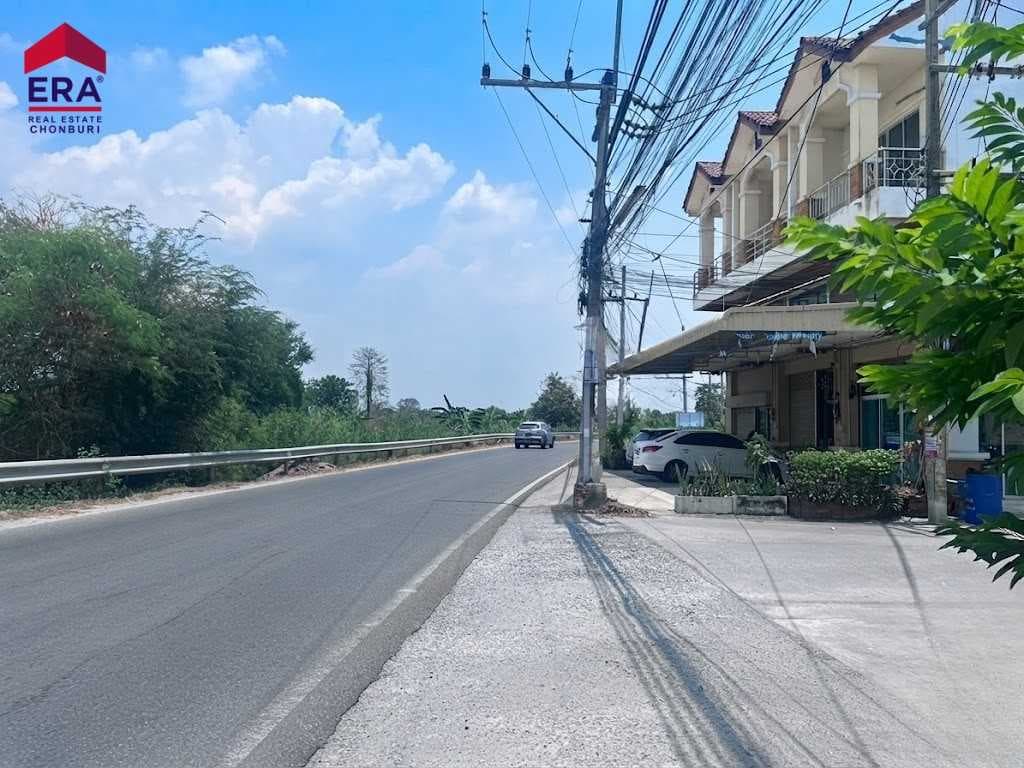 ขายด่วน! ปรับราคาพิเศษ ตึกติดถนนหน้าหมู่บ้านแสนมณี เพียง 1.79 ล้านบาท