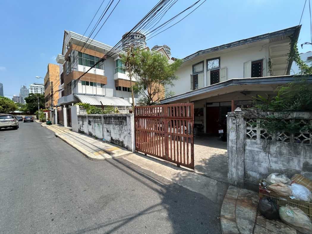ขาย ที่ดิน พร้อมสิ่งปลูกสร้าง 2 ชั้นซอยนราธิวาสราชนครินทร์ 10 แยก 16 ใกล้ BTS เซนต์หลุยส์ 60 ตร.วา