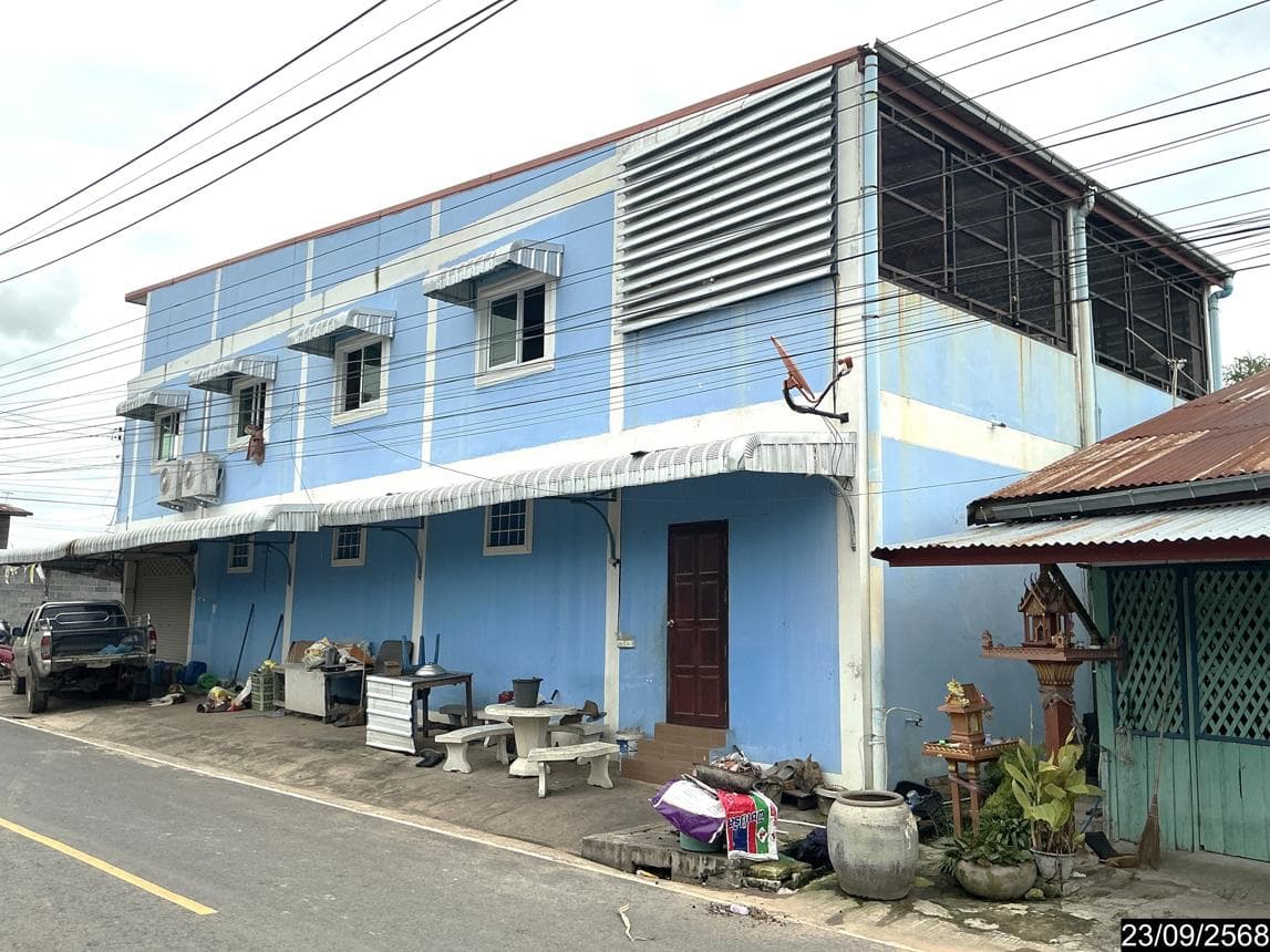 อาคารพาณิชย์ทำเลค้าขาย 6 ห้องนอน พื้นที่กว้าง 364.5 ตร.ม. ใจกลางอำเภอกระสัง บุรีรัมย์