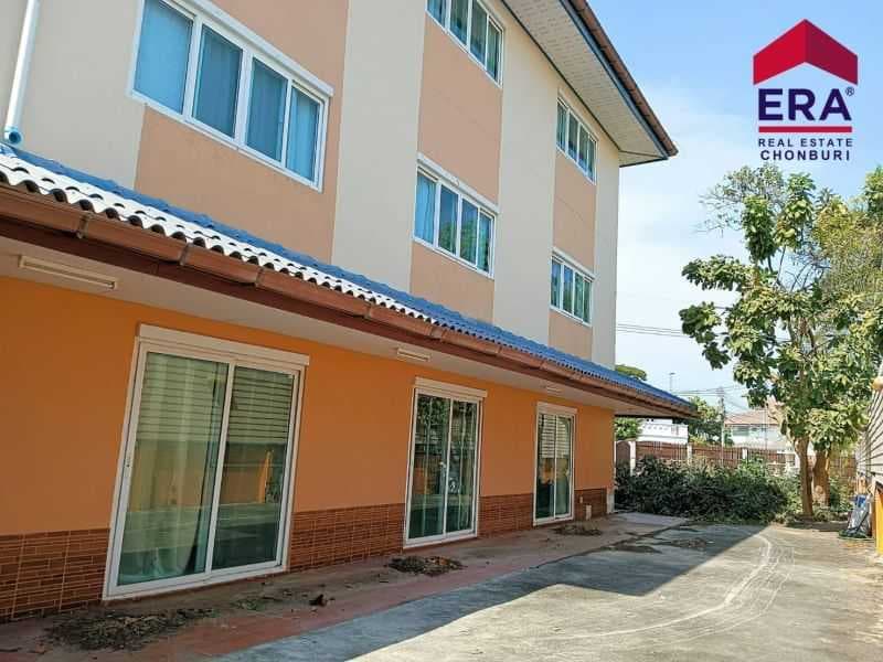 ขายบ้านเดี่ยว 3 ชั้น หลังมุม ที่ดิน 252 ตร.วา หมู่บ้านสามมุขธานี อ่างศิลา ใกล้หาดบางแสน