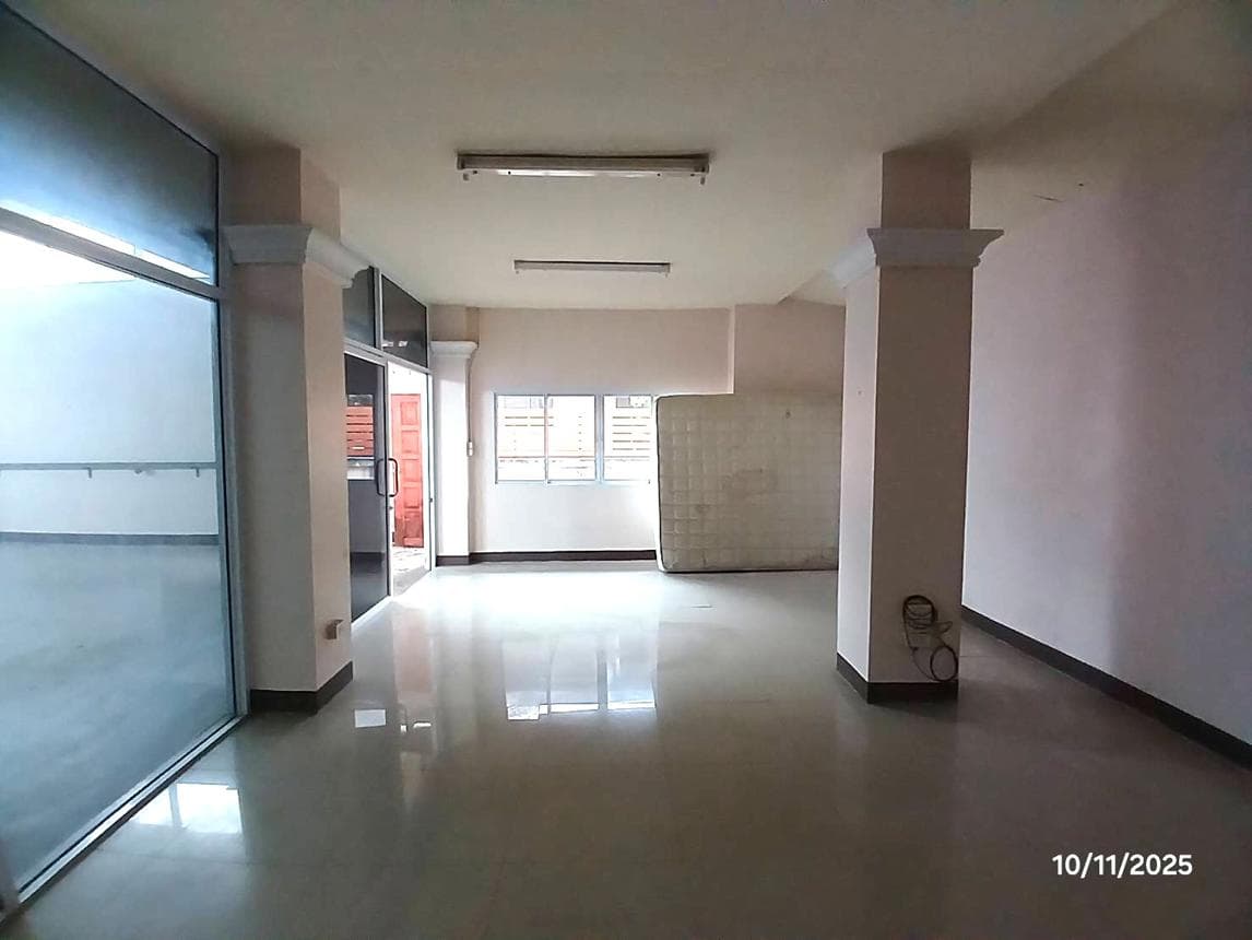 บ้านเดี่ยว 3 ห้องนอน พื้นที่ 275.4 ตร.ม. ทำเลศักยภาพ บ้านกลาง เมืองลำพูน ลำพูน