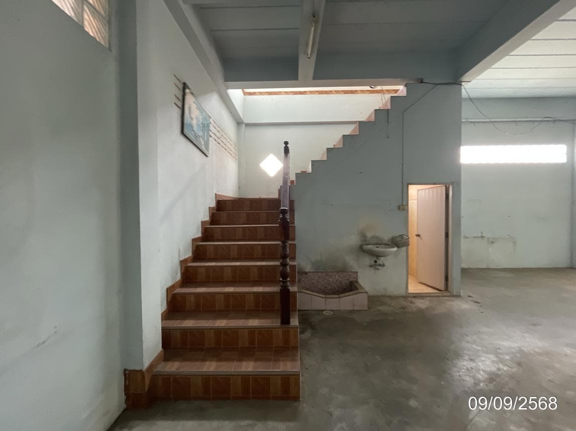 โกดังทำเลศักยภาพ เมืองการุ้ง บ้านไร่ อุทัยธานี พื้นที่ใช้สอย 256 ตร.ม.