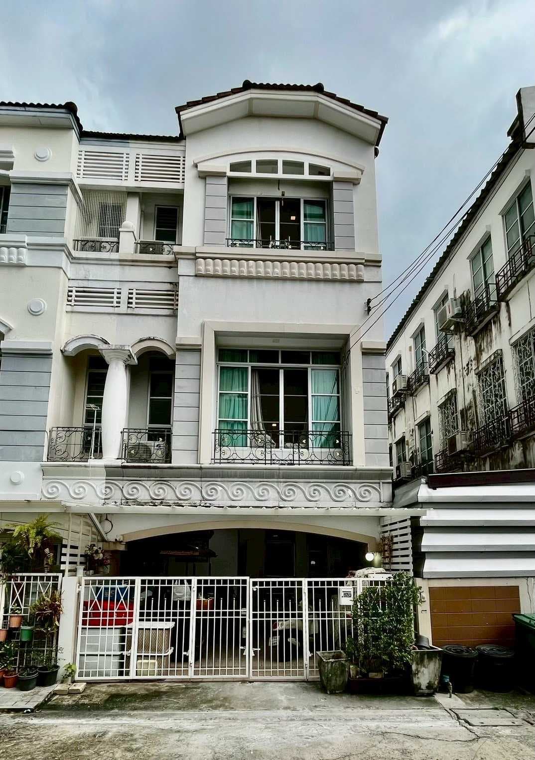 ขายด่วน บ้านกลางเมืองลาดพร้าว-โยธินพัฒนา ซอยประดิษฐ์มนูธรรม 19 21 ตร.ว. 5 นาทีถึงเซ็นทรัล อีสต์วิลล์
