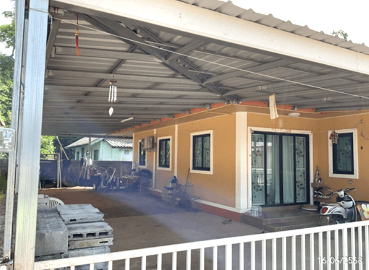 บ้านเดี่ยว ศรีมหาโพธิ ปราจีนบุรี 3 ห้องนอน 2 ห้องน้ำ พื้นที่ใช้สอย 175.75 ตร.ม. บนที่ดิน 57.2 ตร.ว. ทำเลดีใกล้แหล่งจ้างงานและชุมชน ราคาพิเศษ 2.04 ล้าน