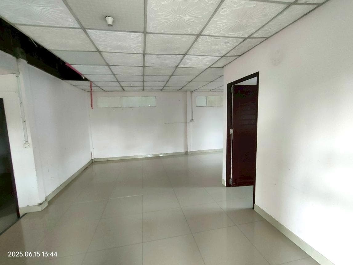 ขายโกดัง วังชมภู เมืองเพชรบูรณ์ พื้นที่ใช้สอย 518.5 ตร.ม. บนเนื้อที่ 4 ไร่ ทำเลศักยภาพติดถนนใหญ่เหมาะแก่การลงทุนธุรกิจนั่นเอง