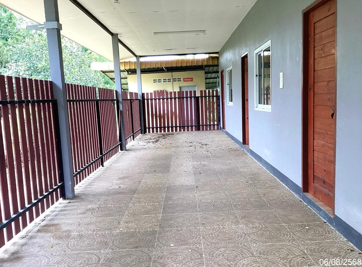 ขายโกดัง ไร่ใหม่ สามร้อยยอด ประจวบคีรีขันธ์ 3 ห้องนอน สเปซ 608 ตร.ม. ทำเลดีรองรับธุรกิจเติบโต