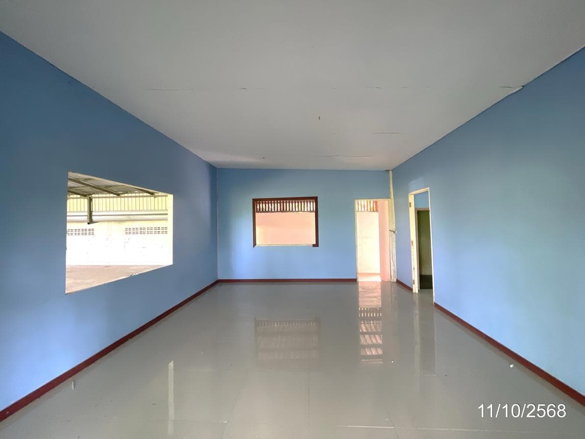 ขายโกดัง เมืองนครสวรรค์ ทำเลหนองกระโดน พื้นที่ใช้สอย 244 ตร.ม. บนที่ดิน 74.9 ตร.ว. เหมาะสำหรับคลังสินค้าและธุรกิจ