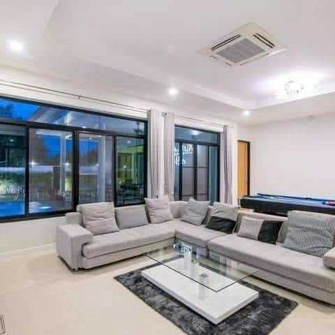 ใกล้ทะเล เดินทางสะดวก บรรยากาศเงียบสงบโครงการ ภลูเมเรียวิลล่า (Plumeria Villa)จากราคา 14,000,000 บาทลดเหลือเพียง 10,500,000 บาท เท่านั้น!5 ห้องนอน 4 ห้องน้ำ พร้อมอุปกรณ์ตกแต่งครบครันพร้อมอยู่