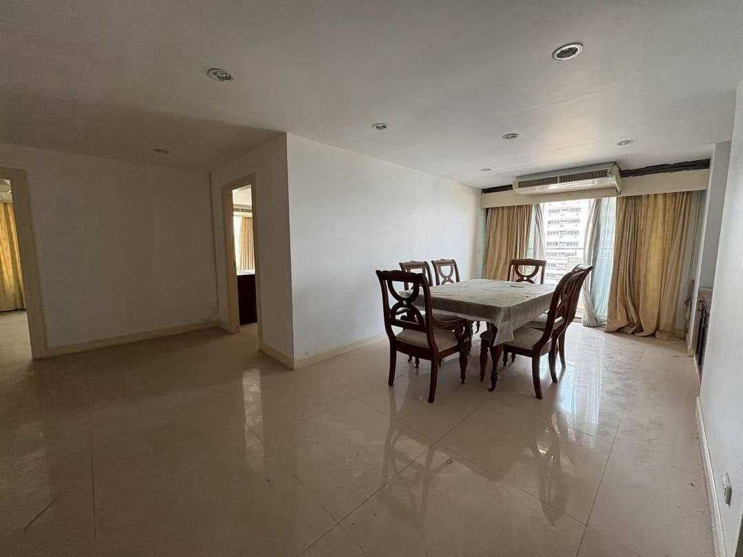 ขาย คอนโด Floraville Condominium (ฟลอร่าวิลล์ คอนโดมิเนียม)160 ตรม 3 นอน 2 น้ำ ชั้นที่ 23 วิวเมือง พร้อมเฟอร์