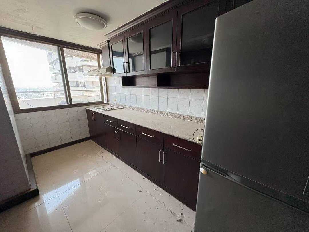 ขาย คอนโด Floraville Condominium (ฟลอร่าวิลล์ คอนโดมิเนียม)160 ตรม 3 นอน 2 น้ำ ชั้นที่ 23 วิวเมือง พร้อมเฟอร์