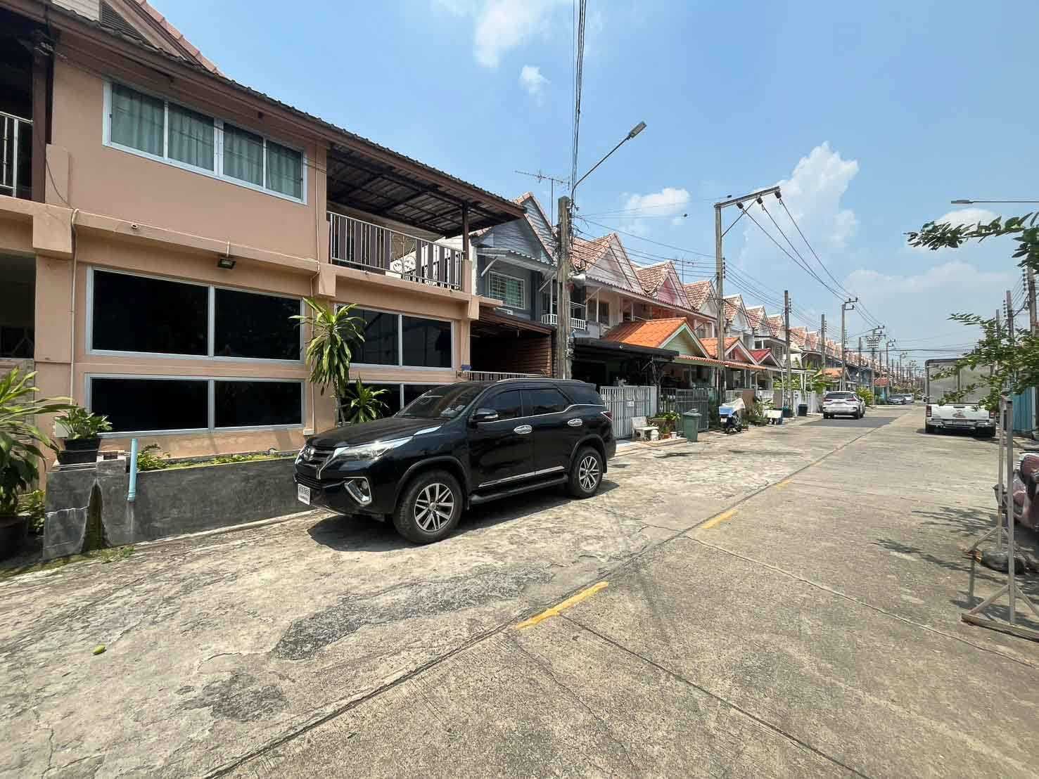 ขาย บ้านแฝด 2 ชั้น หมู่บ้านรัชธานี 6 ติดถนนสายไหม 35 ตรว