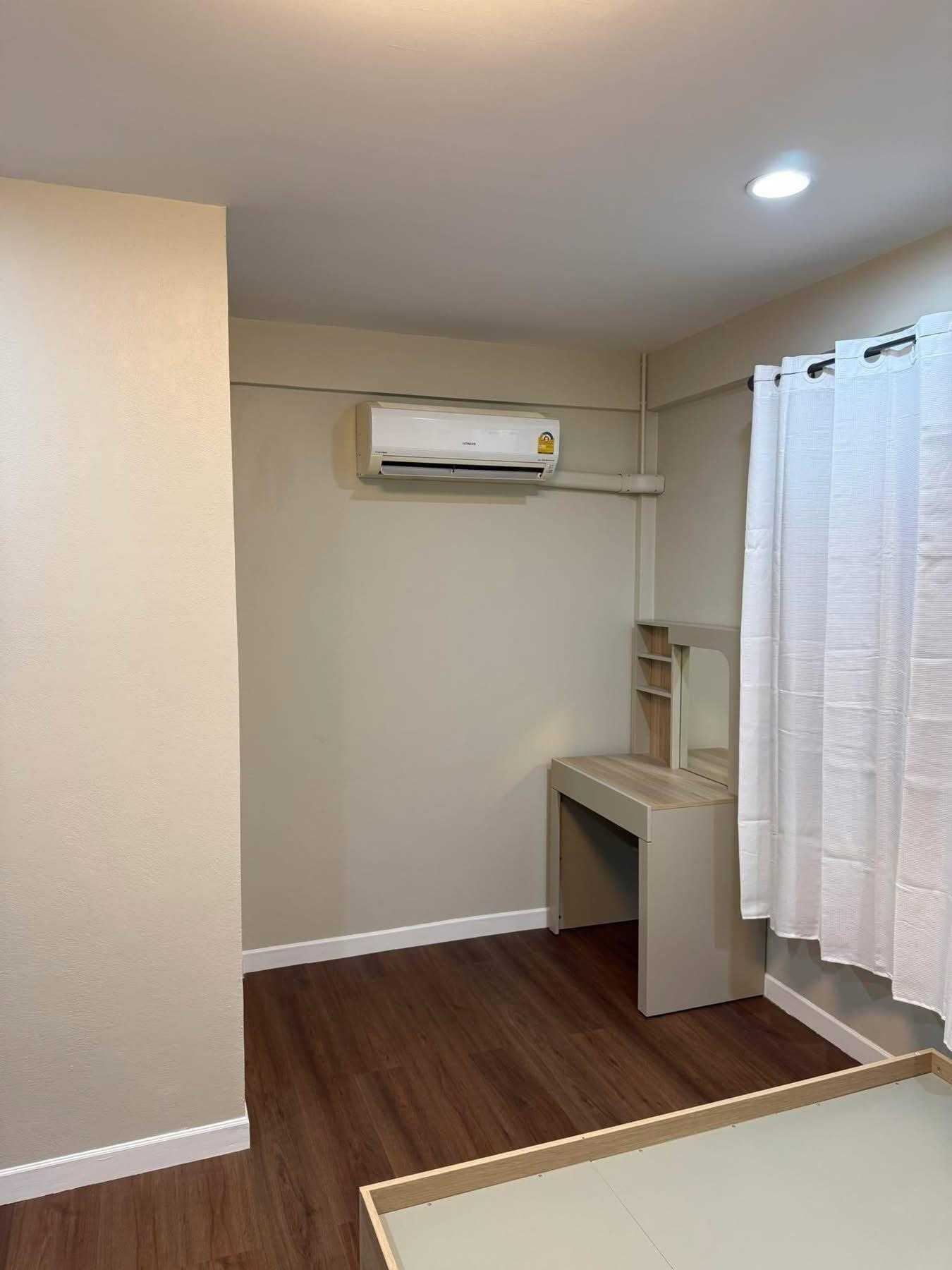 ทาวน์เฮาส์รีโนเวทใหม่ เฟอร์นิเจอร์และเครื่องใช้ไฟฟ้าครบพร้อมอยู่