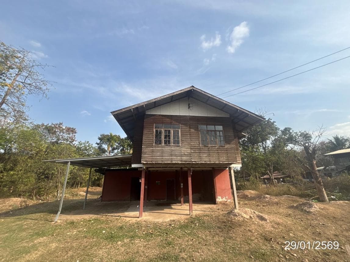 ขายบ้านเดี่ยว ศีขรภูมิ สุรินทร์ ทำเลจารพัต เนื้อที่ 43 ตร.ว. พื้นที่ใช้สอย 105.1 ตร.ม. 2 ห้องนอน 1 ห้องน้ำ สภาพดี พร้อมอยู่