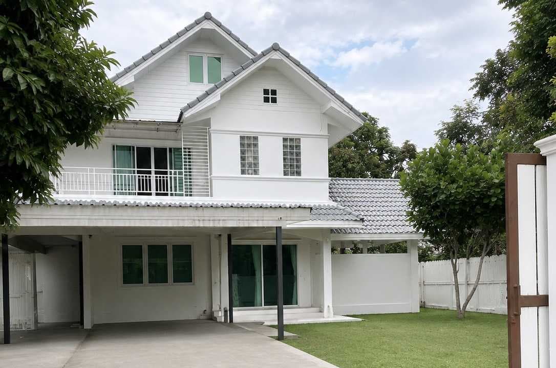ขาย บ้านเดี่ยว 3 ชั้น พร้อมสวนขนาดใหญ่ ทำเลหนองจ๊อม ใกล้แยกลิขิตชีวัน จ.เชียงใหม่