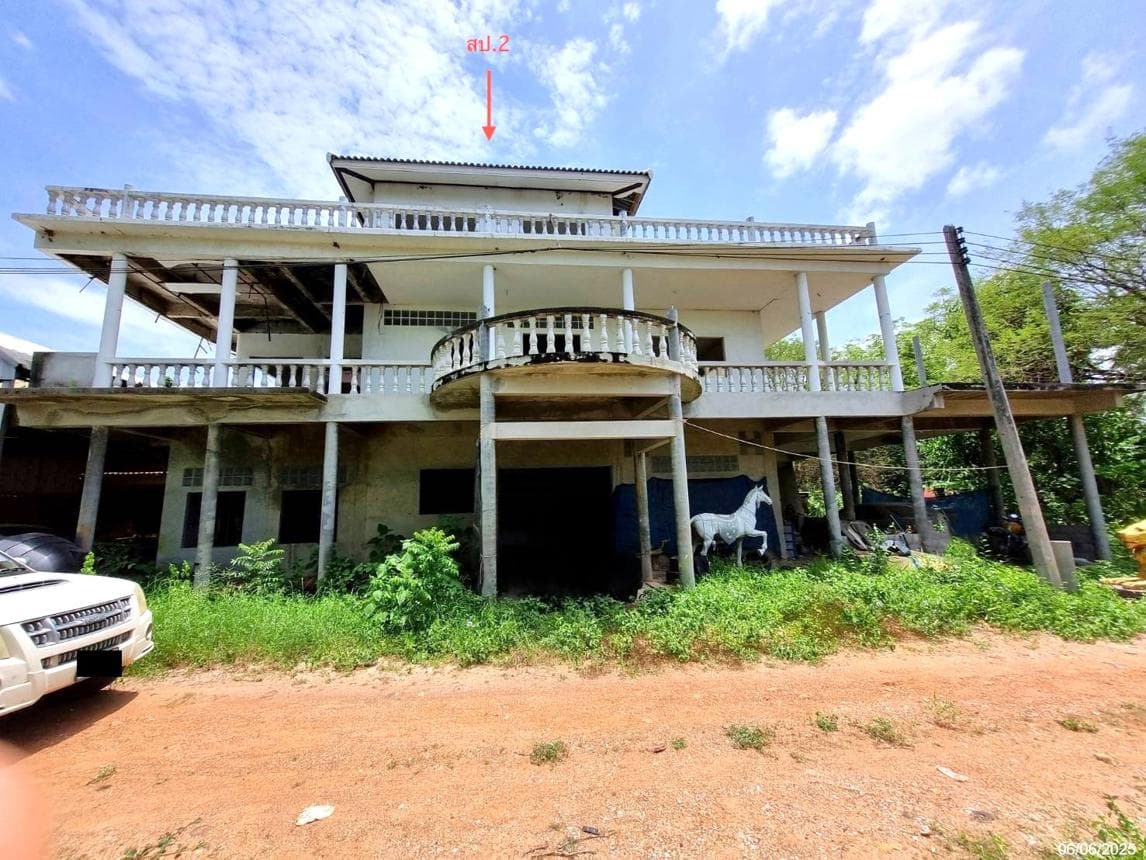 ขายอาคารโรงงาน ท่าม่วง กาญจนบุรี ทำเลหนองตากยา พื้นที่ใช้สอย 892 ตร.ม. 2 ห้องนอน สภาพดี เหมาะสำหรับประกอบกิจการและลงทุน