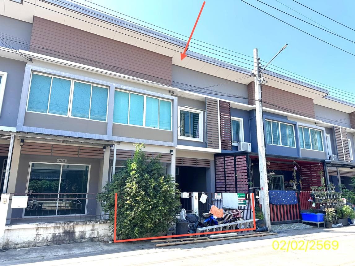 ทาวน์เฮ้าส์ เดอะเบลส ละหาร บางบัวทอง นนทบุรี 2 ห้องนอน 2 ห้องน้ำ พื้นที่ 90 ตร.ม. บนที่ดิน 19.1 ตร.ว. ทำเลดีเชื่อมต่อถนนหลักสะดวก ราคาพิเศษ 2 ล้าน