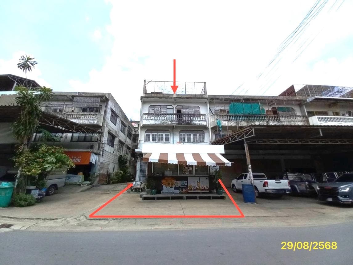 อาคารพาณิชย์ 4 ห้องนอน พื้นที่ 1808 ตร.ม. ทำเลศักยภาพ หนองแขม กรุงเทพมหานคร