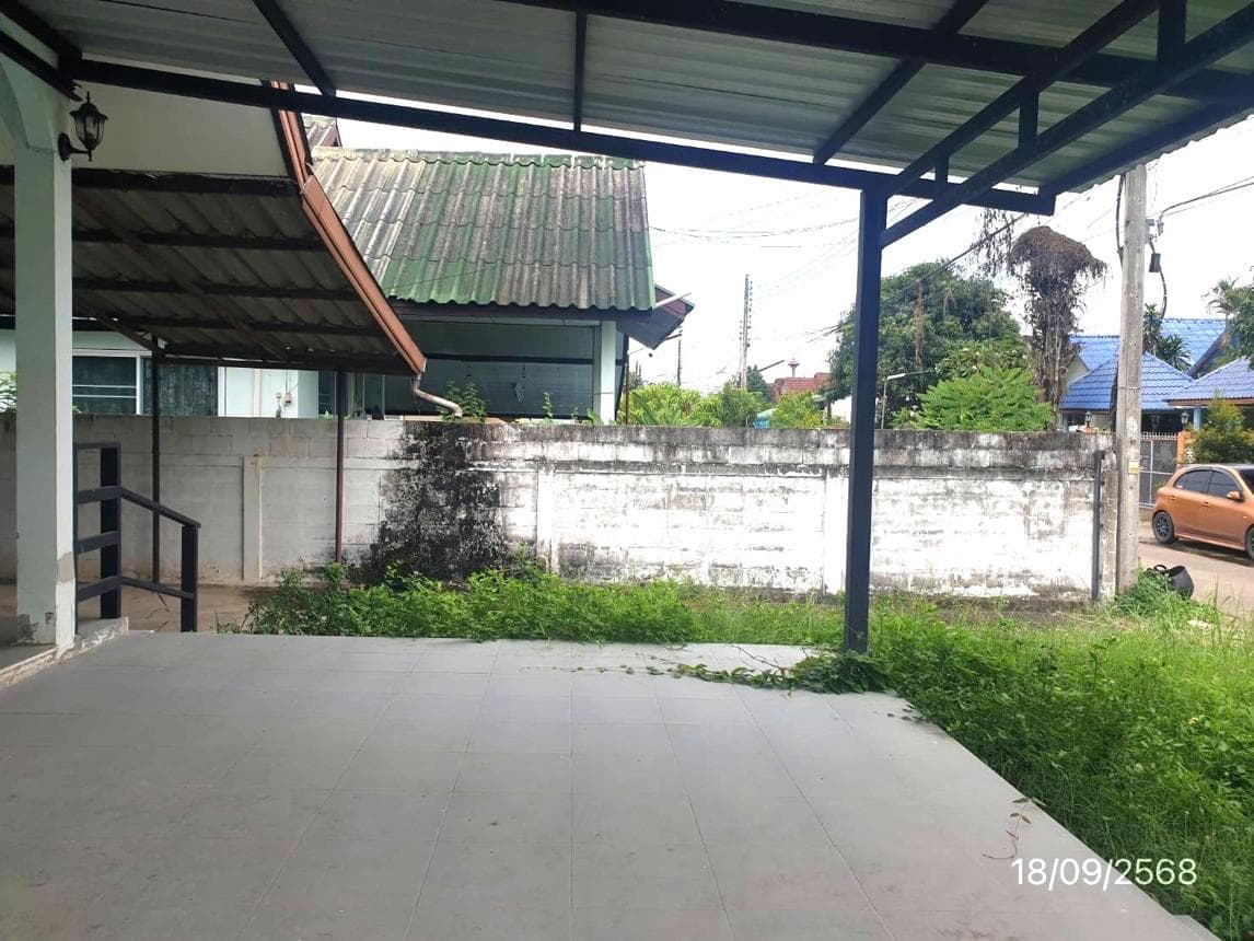 บ้านเดี่ยว พรเกษม (เจนจอย 2) ต้นธงชัย เมืองลำปาง 2 ห้องนอน 1 ห้องน้ำ พื้นที่ 118 ตร.ม. บนที่ดินกว้าง 67 ตร.ว. ทำเลสงบน่าอยู่ ราคาพิเศษ 1.55 ล้าน