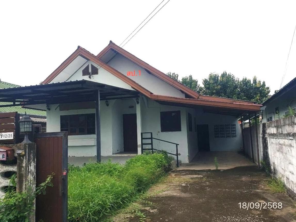 บ้านเดี่ยว พรเกษม (เจนจอย 2) ต้นธงชัย เมืองลำปาง 2 ห้องนอน 1 ห้องน้ำ พื้นที่ 118 ตร.ม. บนที่ดินกว้าง 67 ตร.ว. ทำเลสงบน่าอยู่ ราคาพิเศษ 1.55 ล้าน