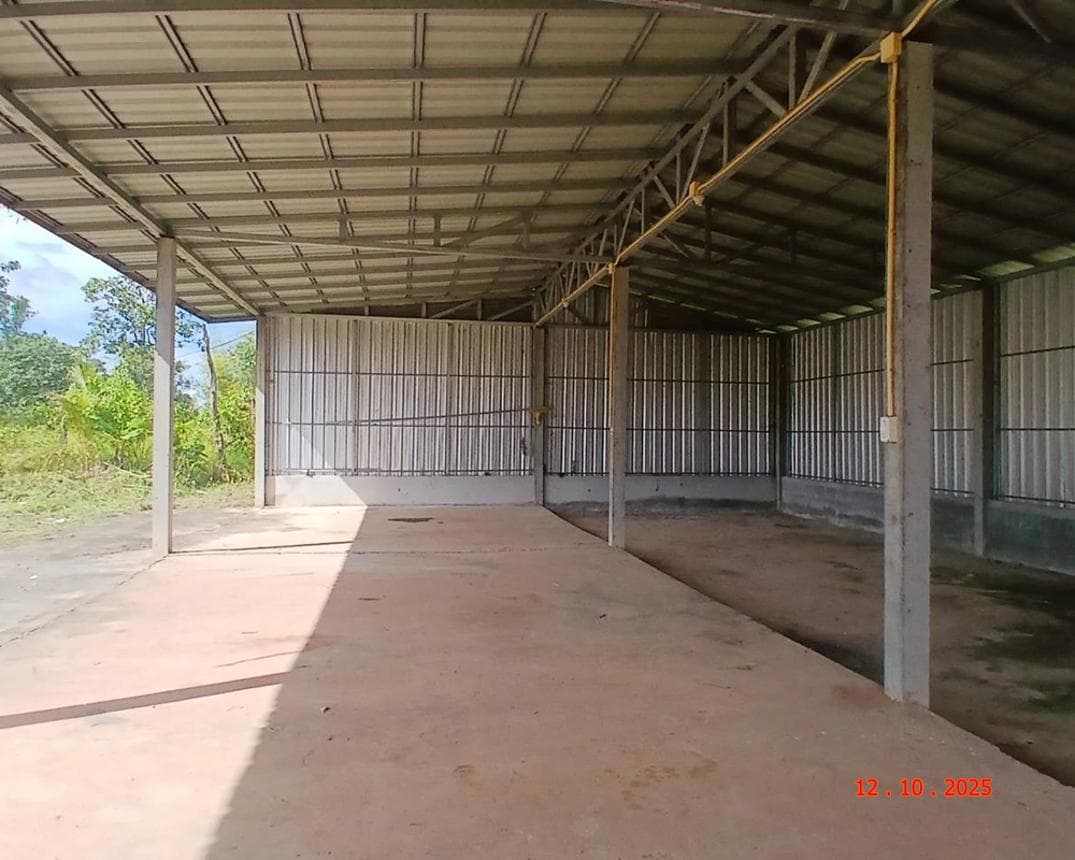 โกดัง บ้านผึ้ง เมืองนครพนม พื้นที่ใช้สอย 156.25 ตร.ม. บนที่ดิน 10 ตร.ว. ทำเลดีใกล้แหล่งชุมชนและเส้นทางขนส่งหลัก ราคาพิเศษ 2.11 ล้าน
