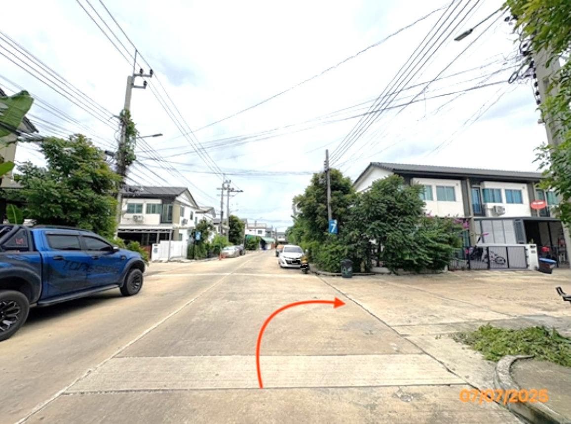 ขายทาวน์เฮ้าส์ บ้านพฤกษา สุขสวัสดิ์-ประชาอุทิศ (Baan Pruksa) 3 ห้องนอน 2 ห้องน้ำ พื้นที่ 17.4 ตร.ว. ทำเลเชื่อมต่อสุขสวัสดิ์-ประชาอุทิศ เดินทางเข้าเมืองสะดวก