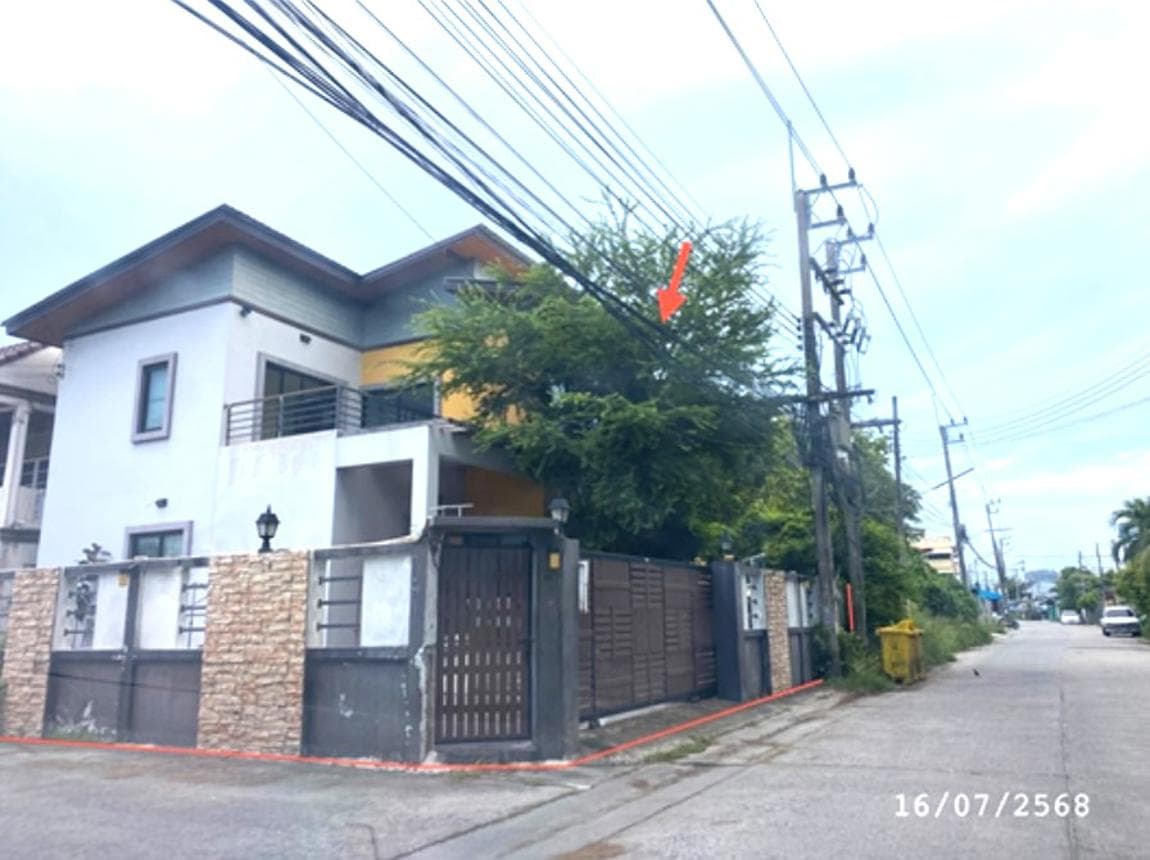 บ้านเดี่ยว แสนสุข เมืองชลบุรี 3 ห้องนอน 2 ห้องน้ำ พื้นที่ 100 ตร.ม. บนที่ดิน 59 ตร.ว. ใกล้หาดบางแสนและแหล่งท่องเที่ยว ทำเลศักยภาพ ราคาพิเศษ 3.78 ล้าน