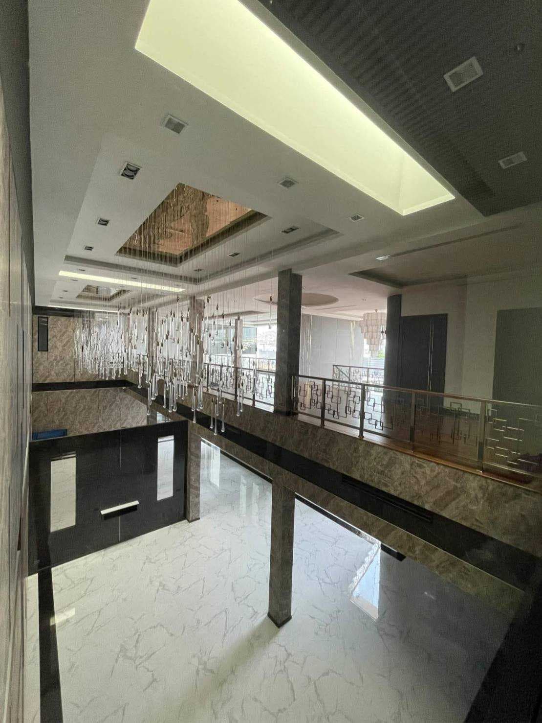 ขายที่ดินพร้อมโกดัง + บ้านหรู บนที่ดิน 3 ไร่ ถนนเศรษฐกิจ นาดี เมือง สมุทรสาคร