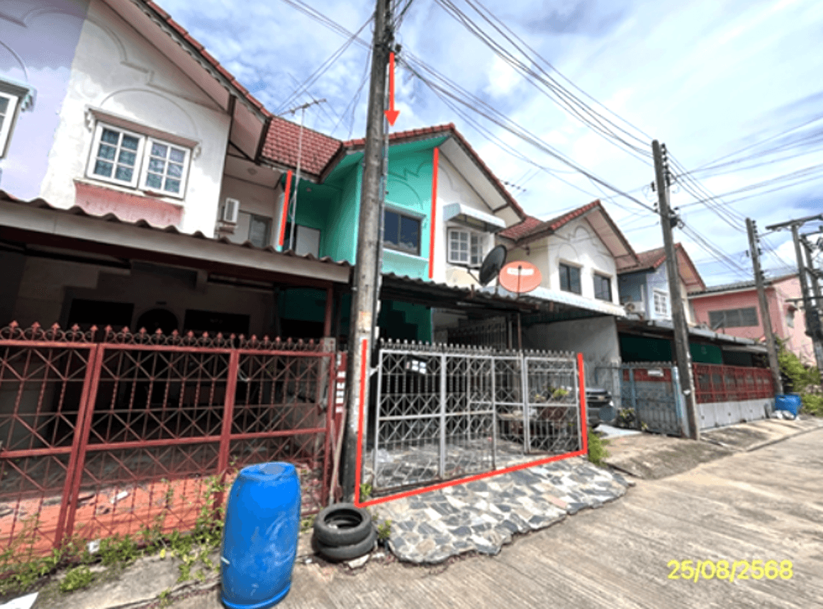 ทาวน์เฮ้าส์ สวนทอง 7 ลาดสวาย ลำลูกกา ปทุมธานี 2 ห้องนอน 2 ห้องน้ำ 100 ตร.ม. ทำเลดีใกล้แหล่งชุมชน เดินทางสะดวก