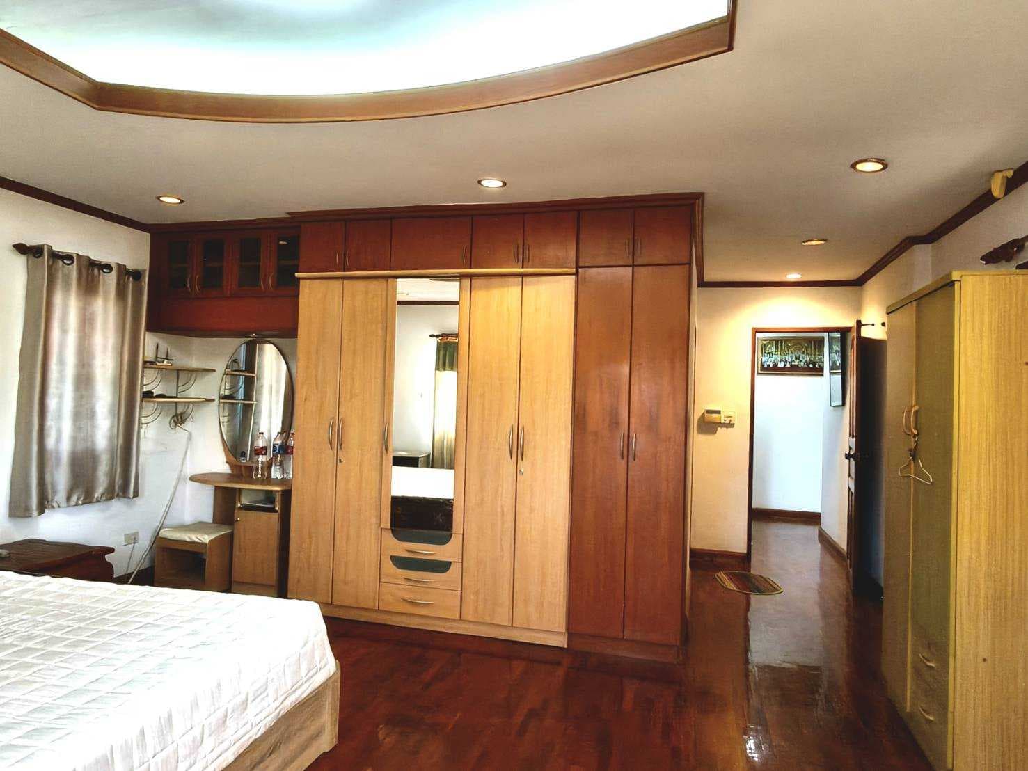 บ้านหลังใหญ่ในเมืองพิษณุโลก หมู่บ้านวนาเลคโฮม พื้นที่ 351 ตร.ม. เหมาะครอบครัวใหญ่ / โฮมออฟฟิศ