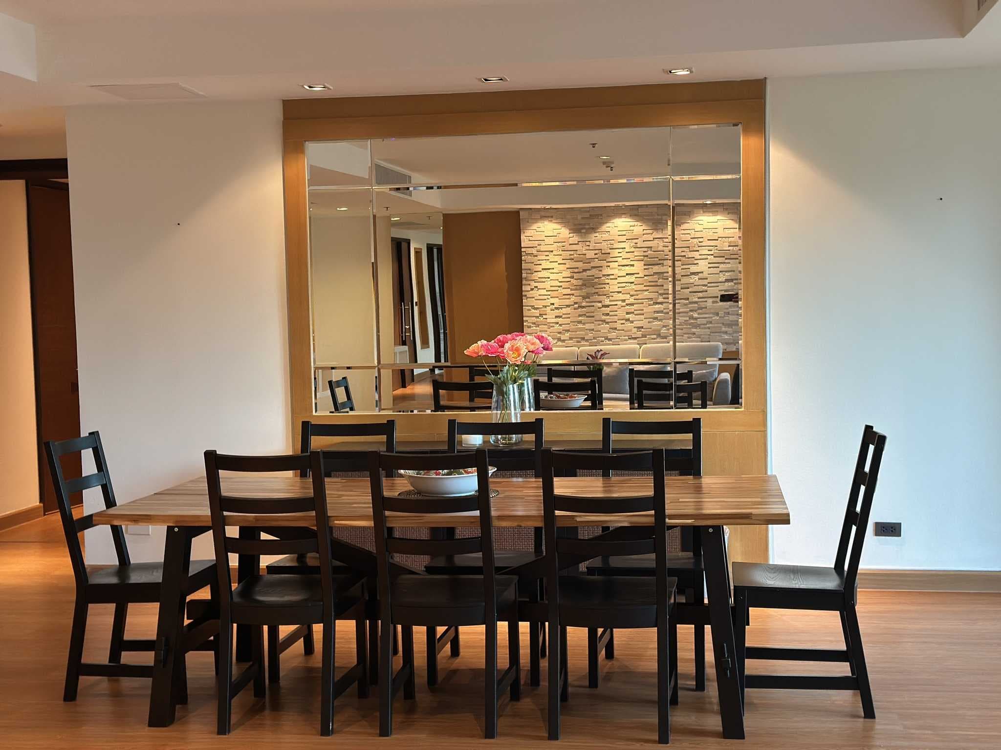 ขายคอนโด Belgravia Residence (เบลเกรเวีย เรสซิเดนท์ส) 296 ตรม. 4 นอน 5 น้ำ ชั้น 3 วิวสวน