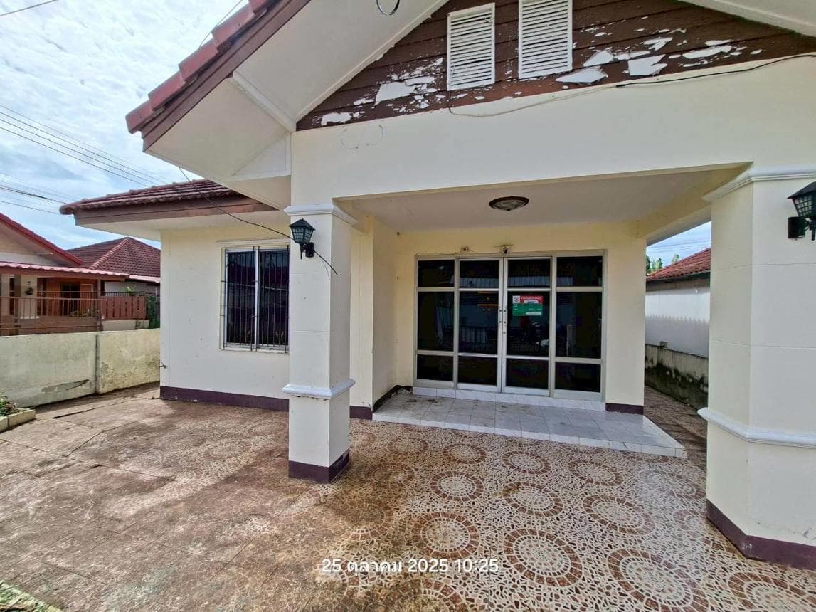 บ้านเดี่ยว บ้านฉาง ระยอง 2 ห้องนอน 1 ห้องน้ำ พื้นที่ใช้สอย 78.75 ตร.ม. บนที่ดิน 34.7 ตร.ว. ทำเลดีใกล้ใจกลางเมืองและนิคมอุตสาหกรรม ราคาพิเศษ 1.6 ล้าน