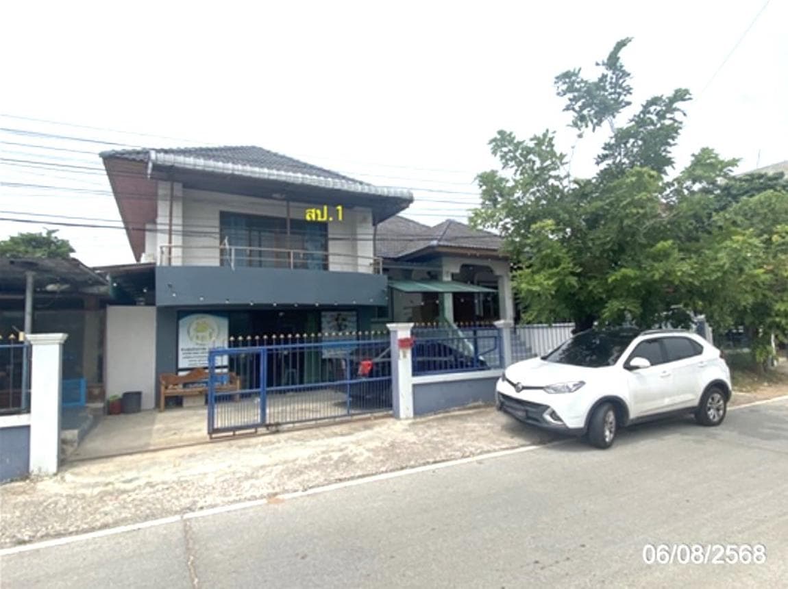 บ้านเดี่ยว เหนือเมือง เมืองร้อยเอ็ด พื้นที่ใช้สอยจุใจ 371.25 ตร.ม. บนที่ดินกว้าง 85.8 ตร.ว. ทำเลดีบรรยากาศส่วนตัว ราคาคุ้มค่า
